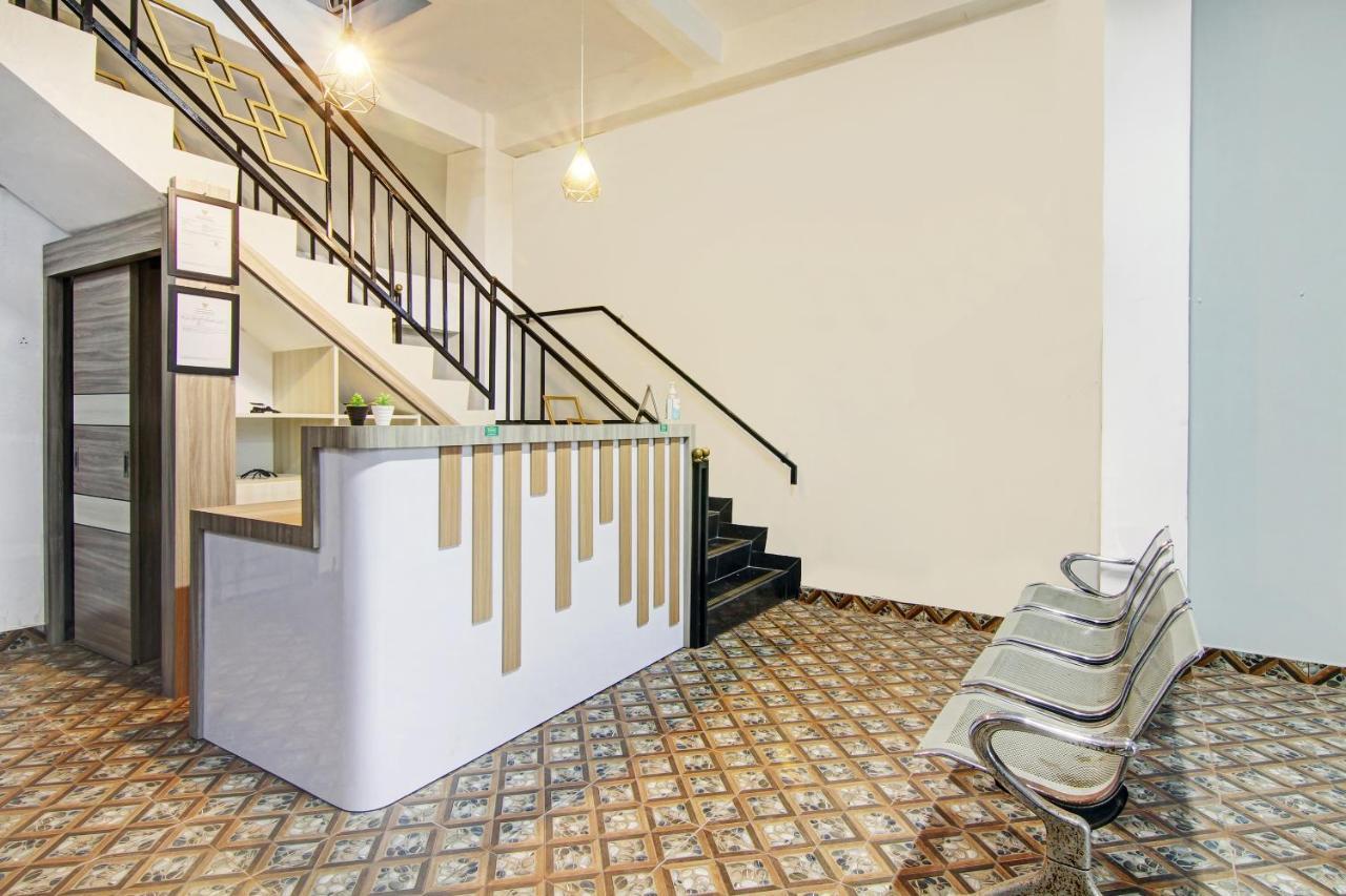 Oyo 90704 Nabila Residence Syariah Padang  Exterior foto